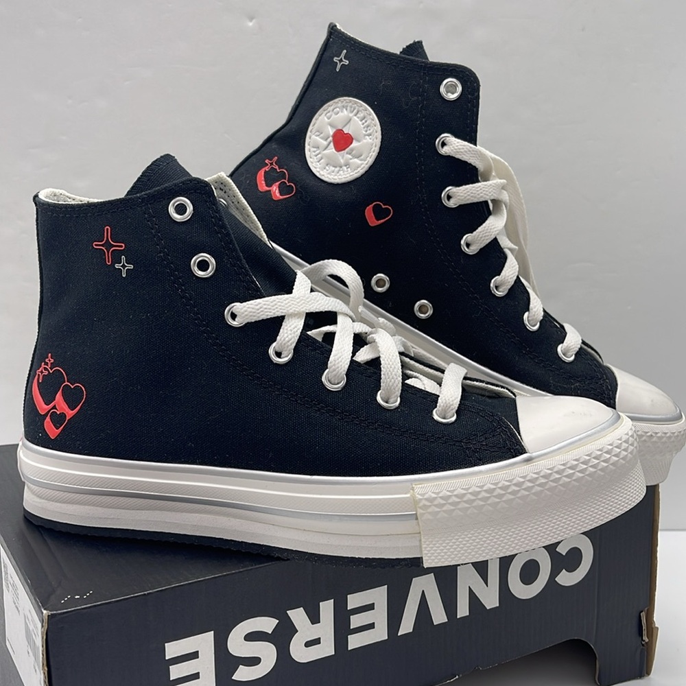 Converse WMNS High-Tops w Red Heart Details
CTAS EVA LIFT HI
BLACK/VINTAGE WHITE - Picture 7 of 16